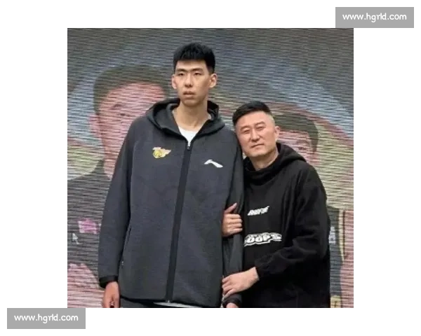 杜锋徐昕训练场冲突事件:战术分歧背后的代际博弈 杜锋徐昕训练场冲突事件:战术分歧背后的代际博弈