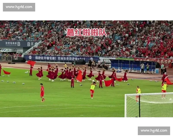 五机编队掠过苏超赛场！国产飞机硬核助威点燃主场